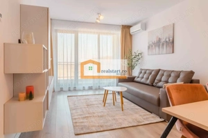 Langa Scoala AvenorVedere directa Padure Baneasa - parcare