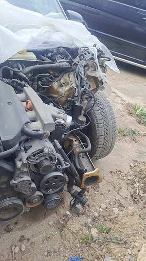 Pentru pasionati - Audi A4 Cabriolet avariat - imagine 5