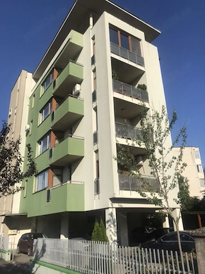 Proprietar,închiriez apt 2 camere, spatios in apropierea Spitalului Județean  - imagine 7