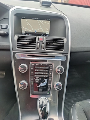 Volvo xc 60 R Design 2015 - imagine 5