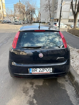 Fiat Grande Punto Benzina Noiembrie 2011 - imagine 3