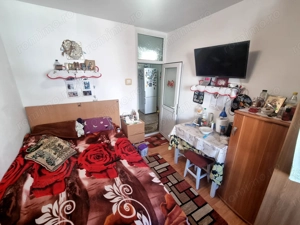 Piata CET  - garsoniera transformata in 2 camere - imagine 2