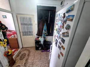 Piata CET  - garsoniera transformata in 2 camere - imagine 5