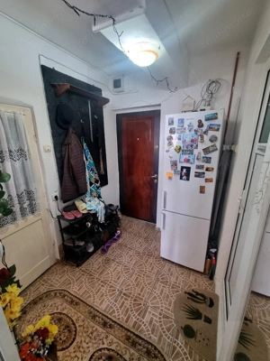 Piata CET  - garsoniera transformata in 2 camere - imagine 8