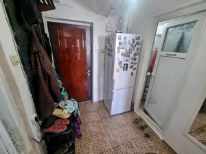 Piata CET  - garsoniera transformata in 2 camere - imagine 9