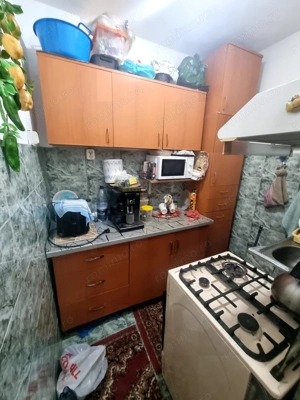 Piata CET  - garsoniera transformata in 2 camere - imagine 10