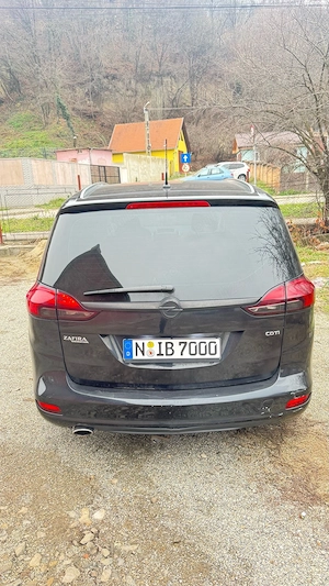 opel zafira tourer 2.0 diesel Automata 7 locuri  - imagine 4