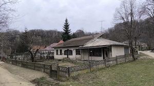 Casa 120mp + teren 700m2 + 20mp anexe, gaze, curent, in Mislea, Prahova, zona deosebita