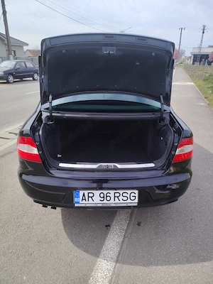 Skoda Superb II 2009 - imagine 8