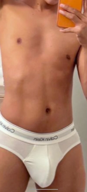 Andrei Activ versatil, discret si serios cu locatie lux in orasul tau.