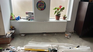 Execut instalații sanitare și montaj parchet mobila