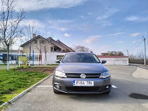 Vand Volkswagen Jetta 1.6 TDI, an fabricatie 2011 - imagine 2