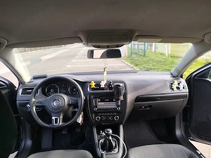 Vand Volkswagen Jetta 1.6 TDI, an fabricatie 2011 - imagine 5