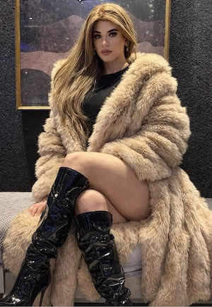 Transexuala ofer doar servicii de dominare ca parte activa - imagine 3