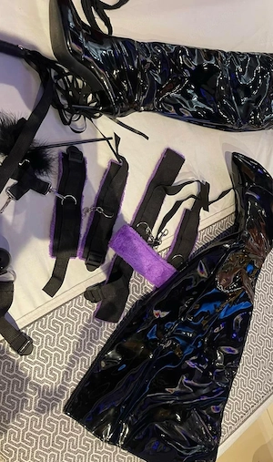 Transexuala ofer doar servicii de dominare ca parte activa - imagine 2