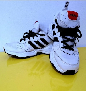 încălțăminte Adidas 