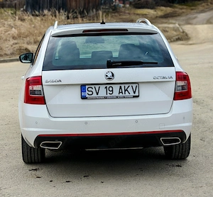 Skoda Octavia Combi 2.0 TDI DSG 150 CP   FULL DOTĂRI   Panoramic   ACC - Lane Assist   Xenon - Navi - imagine 4