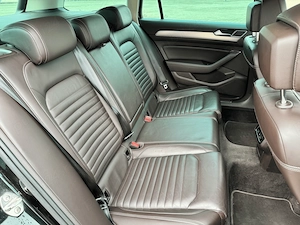 Volkswagen Passat Combi B8 Highline BlueMotion 2016 2.0 TDI 150cp DSG 6 - imagine 10