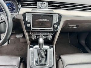 Volkswagen Passat Combi B8 Highline BlueMotion 2016 2.0 TDI 150cp DSG 6 - imagine 6