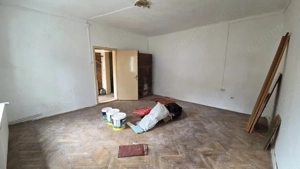 Central - Vanzare casa, curte comuna - Str. Tudor Vladimirescu