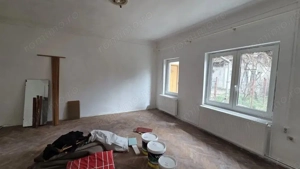Central - Vanzare casa, curte comuna - Str. Tudor Vladimirescu - imagine 2