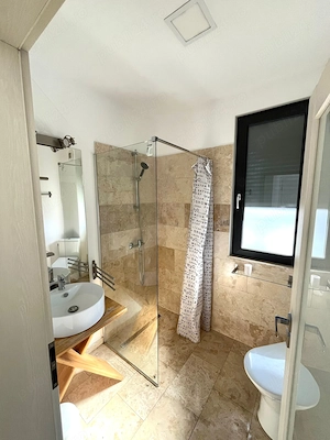 Apartament mobilat de 1 camera direct de la proprietar, inclusiv loc de parcare in curtea interioara - imagine 2
