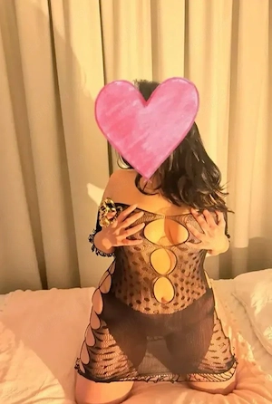 Brunetă cu forme!!!