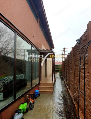 Km 5, vila P+M, 4 camere, moderna , mobilata lux, ideala locuinta familiala - imagine 9