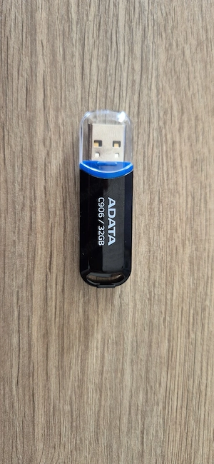 Stick-uri DVD-uri cu Windows 10   Windows 11