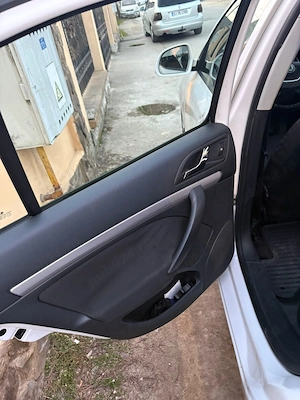 Skoda Octavia 1.6 TDI an 2011 - imagine 8