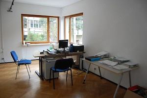 proprietar închiriez un birou 30 mp în zona Bastion   Medicina   Punctele Cardinale  - imagine 4