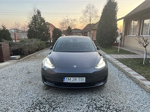 Tesla Model 3 Standard Range Plus - imagine 3