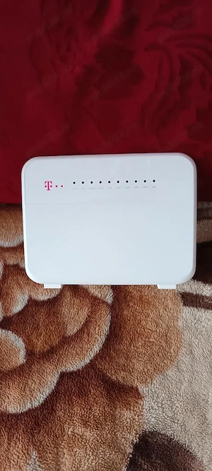 Vând router Huawei.