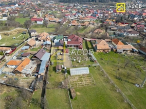 Casa, anexe, 3762 mp teren, 25000 mp padure, Comanesti, jud. Bacau - imagine 5