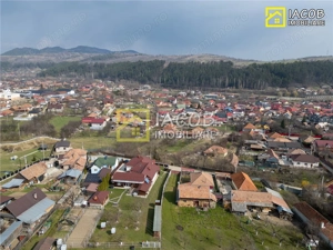 Casa, anexe, 3762 mp teren, 25000 mp padure, Comanesti, jud. Bacau - imagine 6