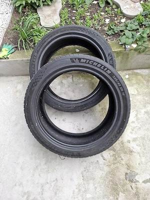 Vând 2buc anvelope vară Michelin 225/45ZR19 - imagine 3