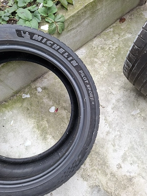 Vând 2buc anvelope vară Michelin 225/45ZR19 - imagine 5