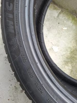 Vând 2buc anvelope vară Michelin 225/45ZR19 - imagine 2