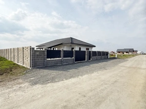 Casa individuala, 4 camere, 105 utili, 580 teren, comision 0% Sanmihaiu Roman - imagine 14