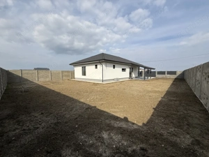 Casa individuala, 4 camere, 105 utili, 580 teren, comision 0% Sanmihaiu Roman - imagine 4