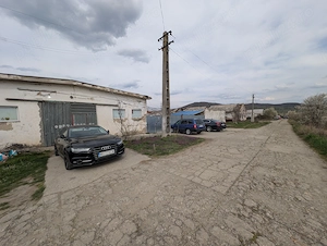 Teren cu hale Halanga principala dn67 calea targu jiu