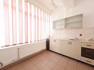 Spatiu comercial 55 mp str Domneasca zona caminelor studentesti - imagine 7