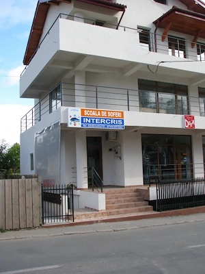 Angajez scolarizez instructor auto  - imagine 3