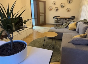 Apartament 2 camere, semicentral,decomandat, renovat   mobilat complet - imagine 3