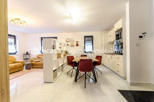 Apartament ultracentral cu loc de parcare, 2 camere cu terasa proprie - imagine 4