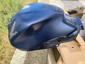 Rezervor Honda Cb650R (OEM) model 2019-2022 + Ghidon (OEM)