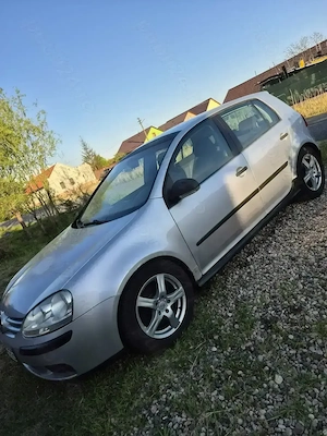 Vând Volkswagen golf 5 - imagine 4