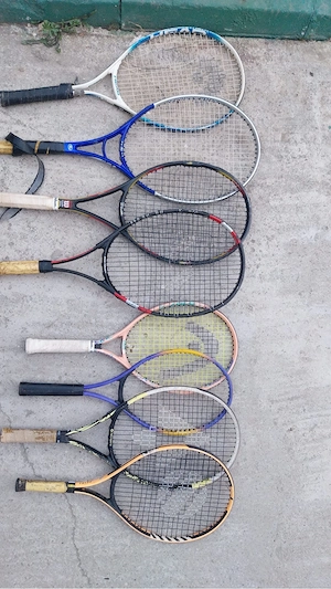 rachete tenis ,300 lei toate 