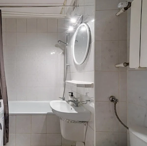 Inchiriez garsoniera in zona 13 Septembrie - imagine 2