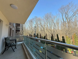 Particular, inchiriez apartament 3 camere, piscina, vedere padure